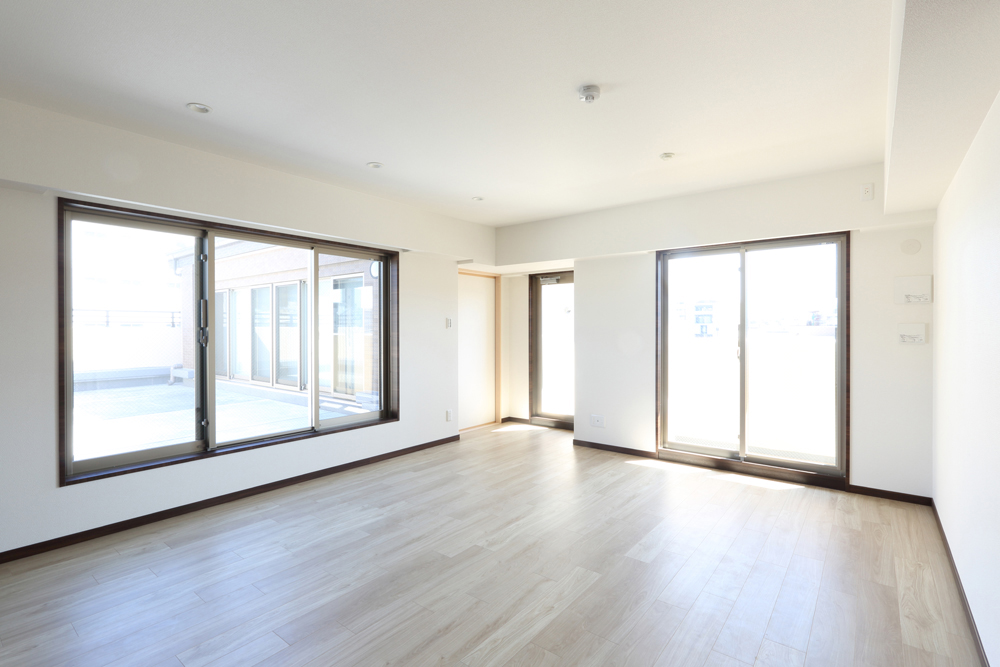 ファミリータイプ4LDK<br>リビングダイニングの2方向にバルコニーがあり、光と風が入ってくる開放感あふれる空間です