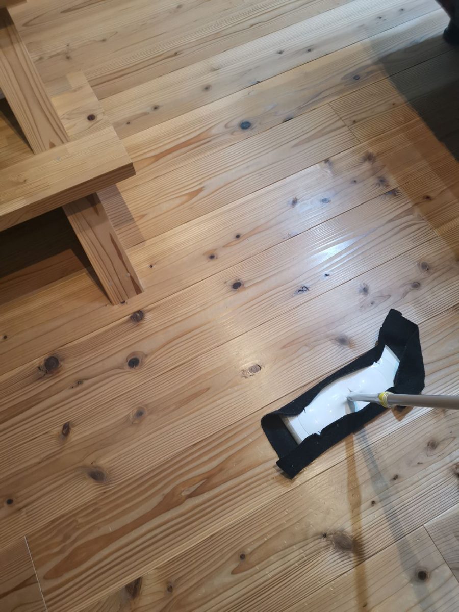 11年後の無垢杉床と障子の素敵な経年変化