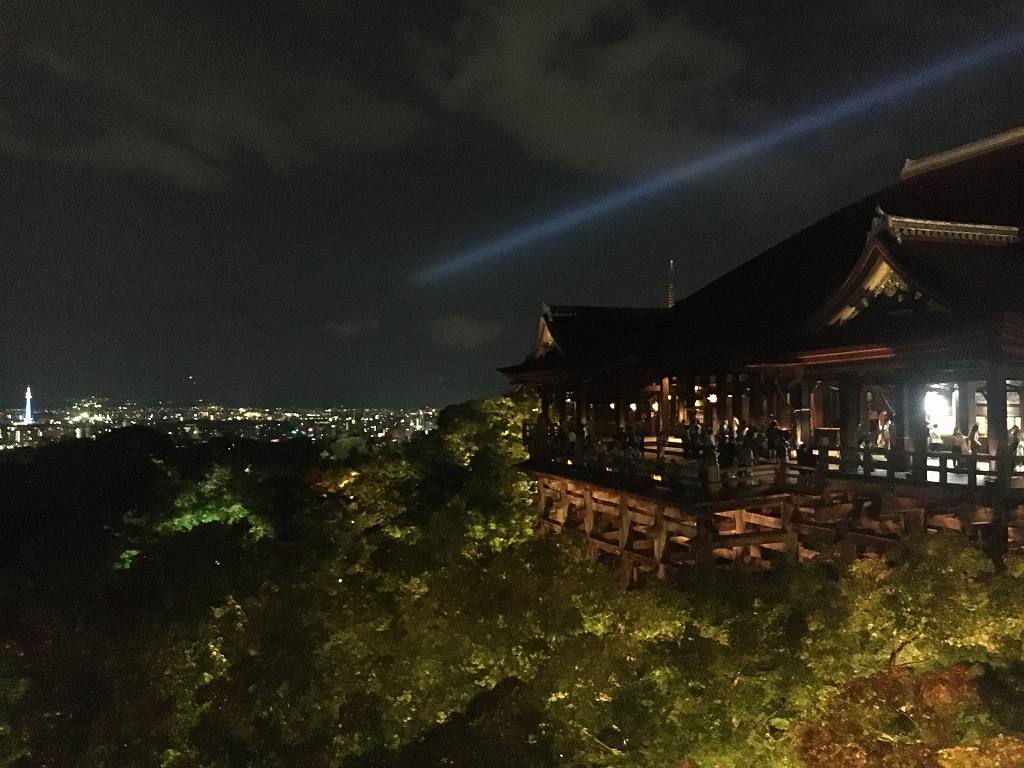 清水の舞台と京都タワー