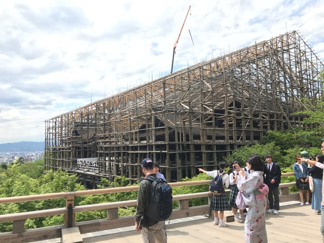 足場