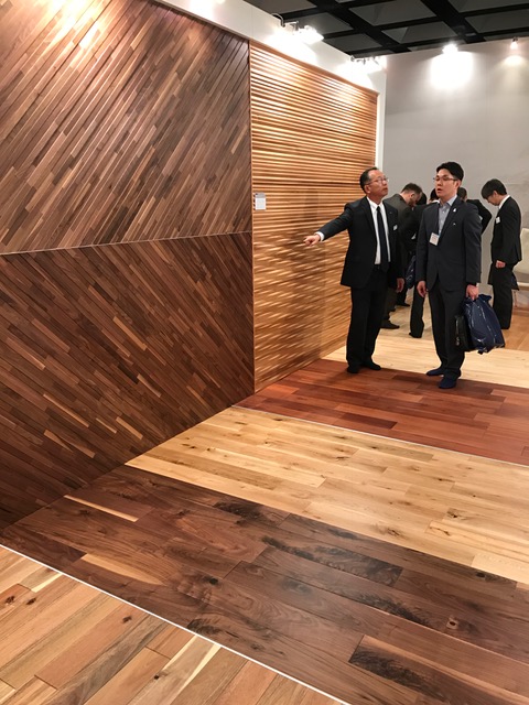 新商品の展示写真